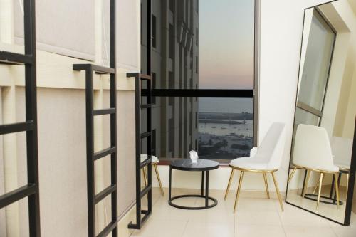 Emirat Premium DxB in Madinat Zayid