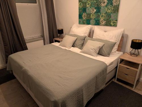 Helles Studio mit Arbeitsplatz und Balkon in Chemnitz, Deutschland