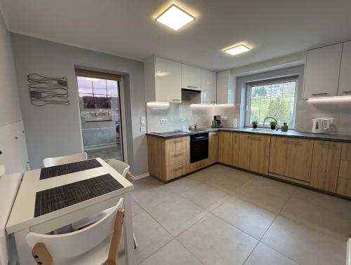 virtuve, Quiet Getaway Near Tarnow in Rzuchowa
