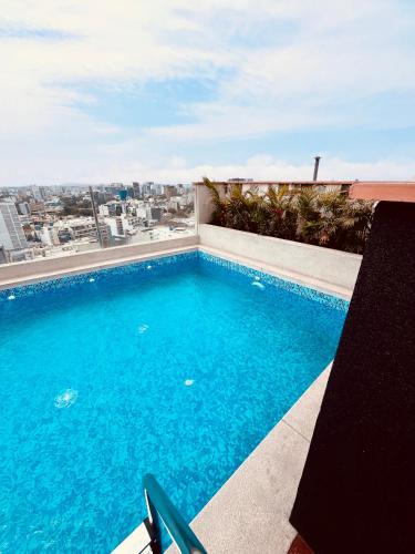 The Pool & City Spot - steps from Miraflores, Lima (foto 2)