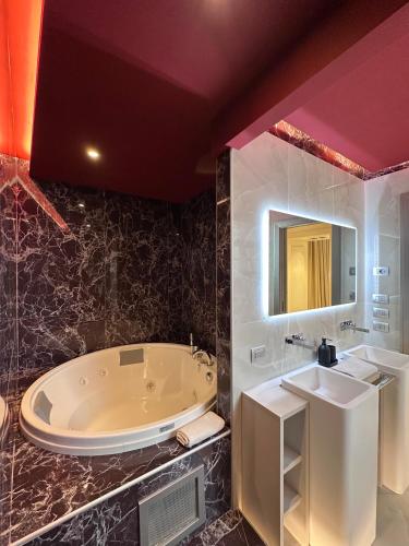 Suites 1955, Cagliari