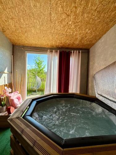 CABANE, BUNGALOW, BULLE ET SPA LE REFUGE ZEN ET BIEN ETRE in Meilhan-sur-Garonne