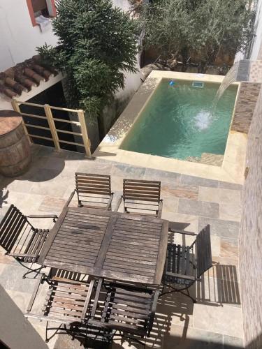 Charming house with private pool and mountain view, Malaga