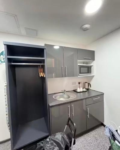 Studio - Sleeps 2 - Parking - Wifi, Nottingham