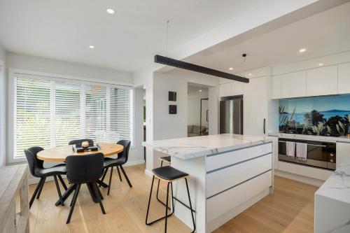 Modern 2 Bedroom City Fringe Apartment in 奧拉基