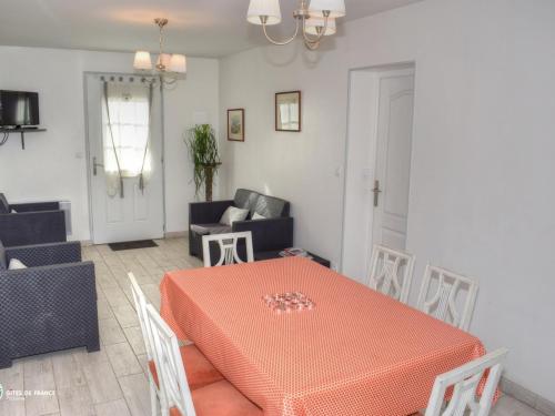 Gîte de charme avec piscine partagée près de Tours - FR-1-381-393 (Gite de charme avec piscine partagee pres de Tours - FR-1-381-393) in 呂伊內