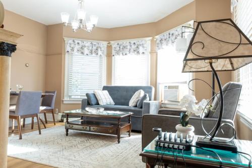 Beautiful Classic & Cozy Colonial in North Plainfield (NJ)