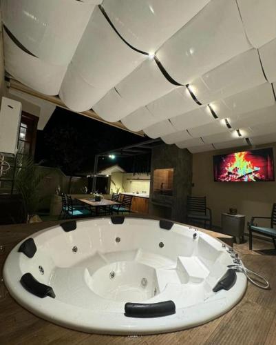 11 huespedes, Jacuzzi y Parrilla