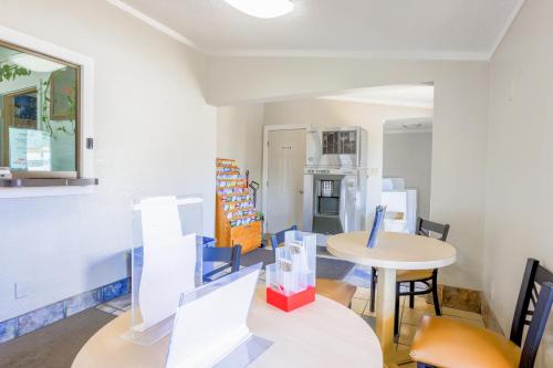 Előcsarnok, Cozy Garden Inn By OYO Hwy 40 Richmond in Richmond (Indiana)