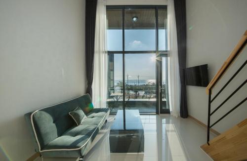 J Raum Room Type - Duplex Studio