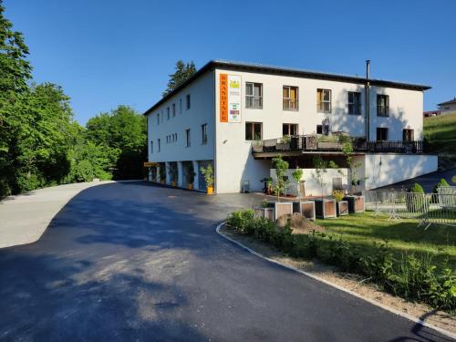 Vaade, Brandtner Komfortzimmer in Kaumberg