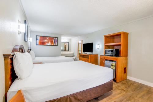 Cozy Garden Inn By OYO Hwy 40 Richmond - image 5