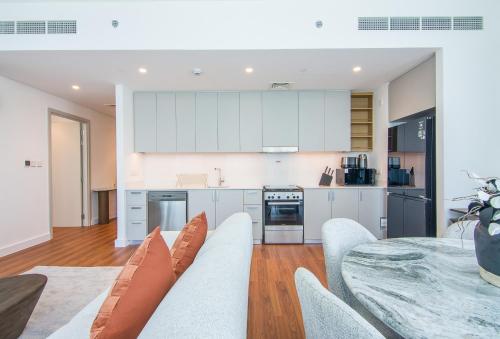 Brand New Stylish 2 BR with Balcony, Dubaï (photo 5)