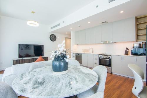 Brand New Stylish 2 BR with Balcony, Dubaï (photo 7)