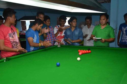 المرافق الترفيهية, Cottage Club Inn in المورا