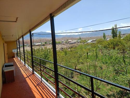 " UMAR " Guest house in Tong