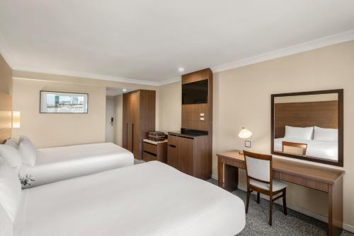 The Sydney Boulevard Hotel - image 4