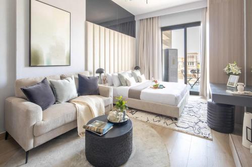 Guestroom, Frank Porter - Bali Residences near Jumeirah Village Triangle