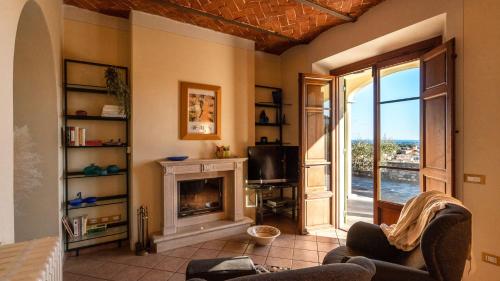Panoramic villa near Florence in Пеша