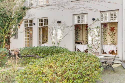 Hotel De Witte Lelie near Muuseum Plantin-Moretus