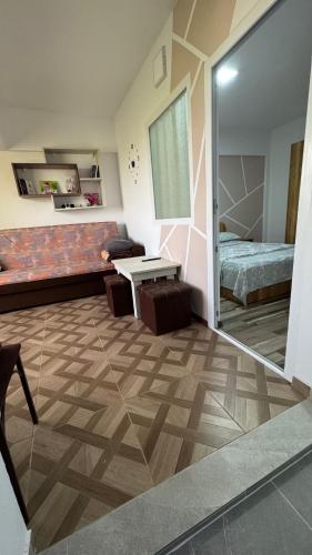 CoraHome Ultra Central