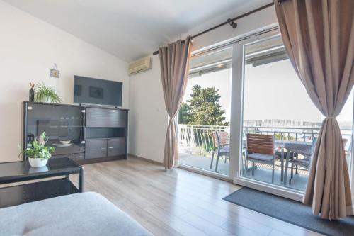 Apartment image 10