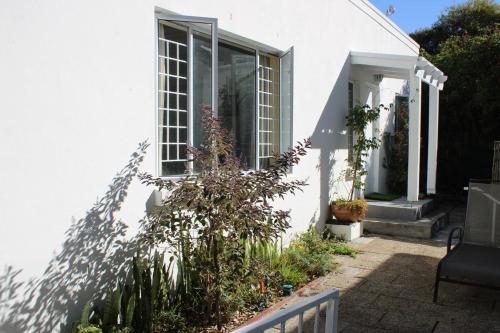 Polperro, Fish Hoek (photo 6)