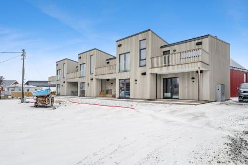 Explorers Rest, Henningsvær in Henningsvaer