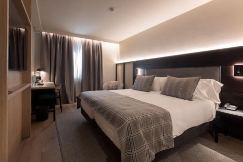 Triple Room (2 Adults + 1 Child)