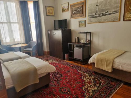 Triple Room image 9