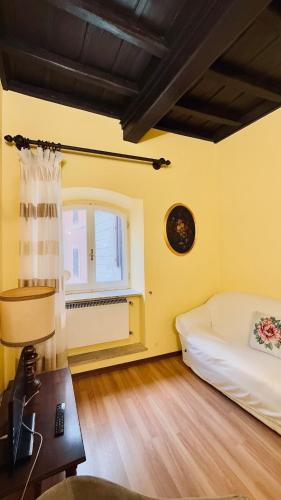 Historic apartment by the Pantheon, Roma (foto 9)