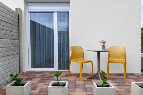 Erkély/terasz, Silentium Family Apartman Sárvár (Silentium Family Apartman Sarvar) in Petőfi Sándor Lakótelep