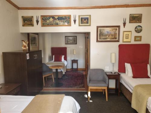 Family Room image 5
