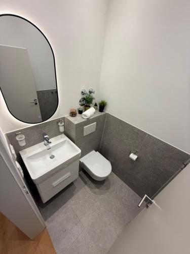 BeckHomes Munich, New, central 2BR Apartment with Terrace, München (Foto 8)