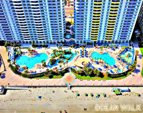 2 BR Resort Condo Direct Oceanfront Wyndham Ocean Walk - Daytona Funland 1601 in Daytona Beach, USA