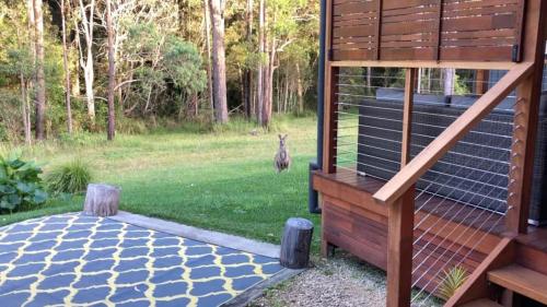 . The Bungalow - Luxurious & Calm - Beach and Bush Retreat