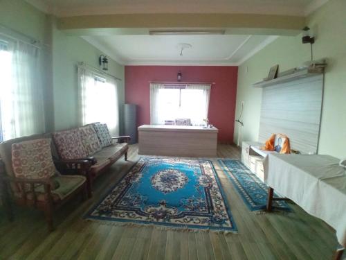 3 Bed Flat with ensuite, Покхара