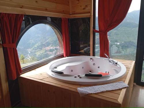 Ona Suit Bungalov in ริเซ