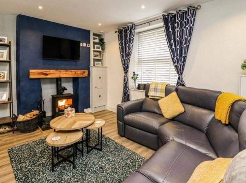 设施服务, Beautiful cottage with log burner in 多尔盖莱镇中心