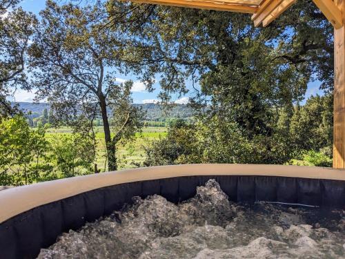 Studio du petit caillou en Drôme provençale , jacuzzi privatif en supplément (Studio du petit caillou en Drome provencale , jacuzzi privatif en supplement) in Saint-Restitut