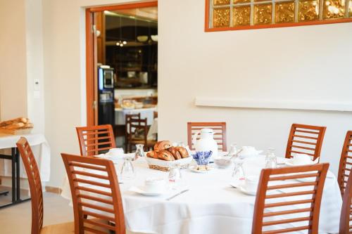 Toit ja joogid, Hotel "Castellu" in Lucciana