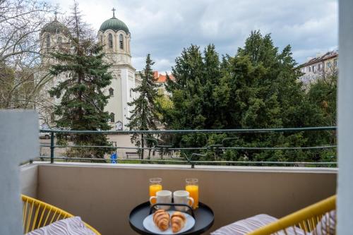 Luminous 2BDR with Balcony & View in the center, Sofia