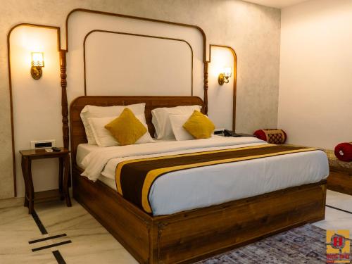 room detail thumbnail 0