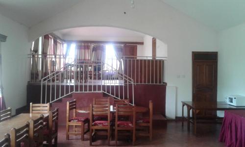 设施服务, 恩德培斯凯威酒店 (Skyway Hotel Entebbe) in 恩德培