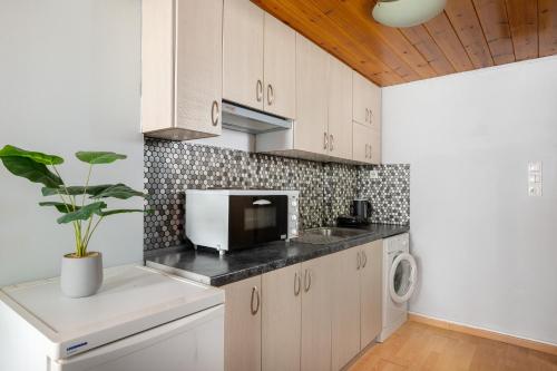 Cocina, Cavo in Ialysos