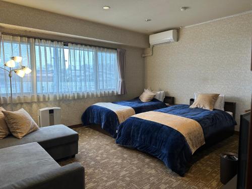 Triple Room with Shared Bathroom