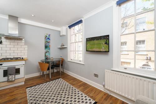 Stylish Central Flat 1BR with Airbed Sleeps 4, Londres