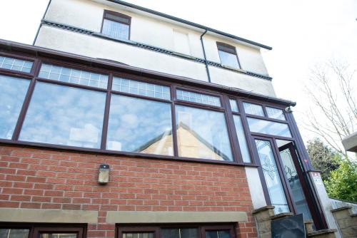 3bed Contractor, Wifi,2 Free parking space