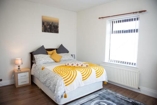 3bed Contractor, Wifi,2 Free parking space in Wyke