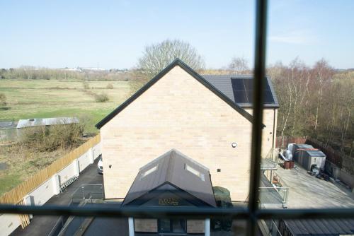 3bed Contractor, Wifi,2 Free parking space in Wyke